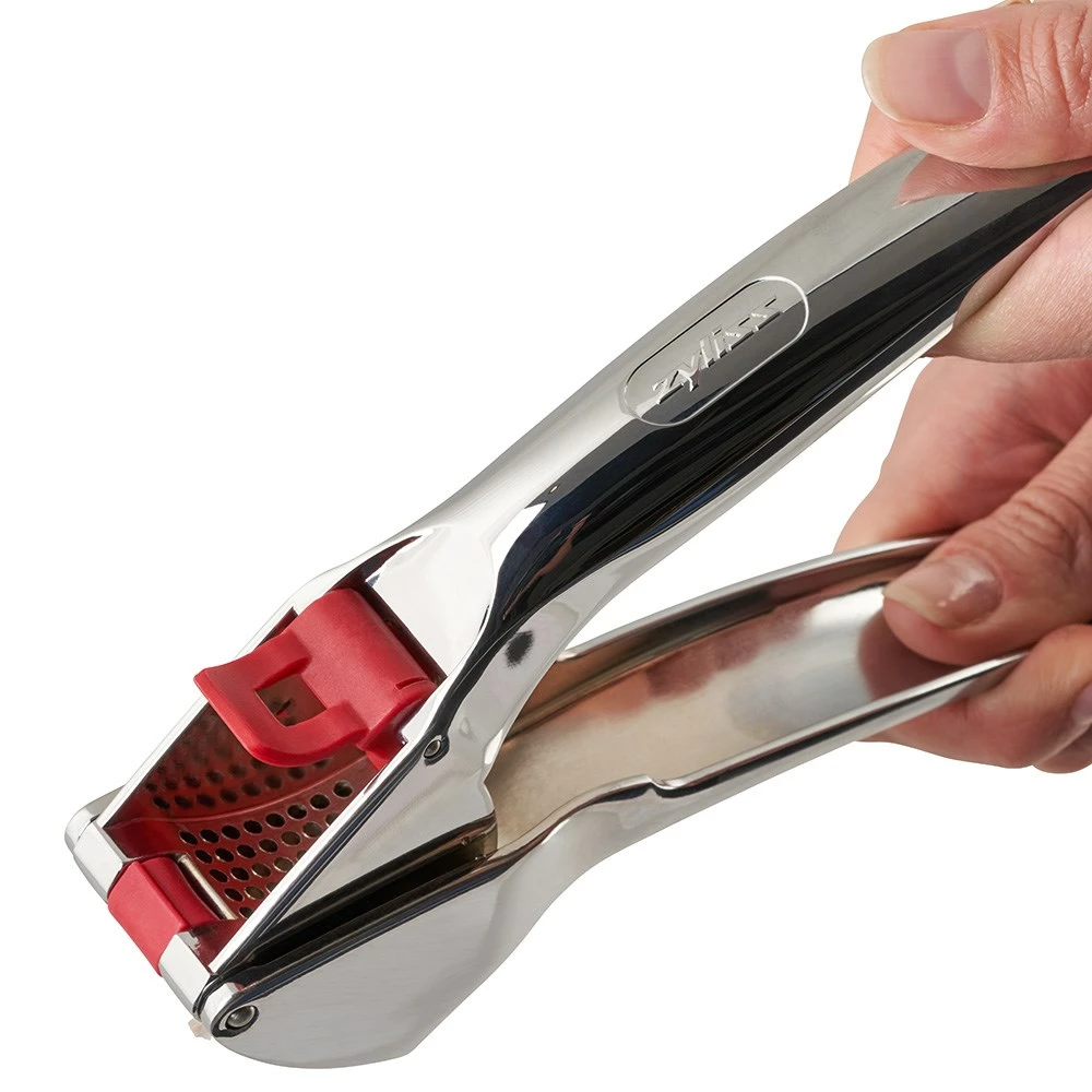 Zyliss Easy Release Garlic Press - Image 3