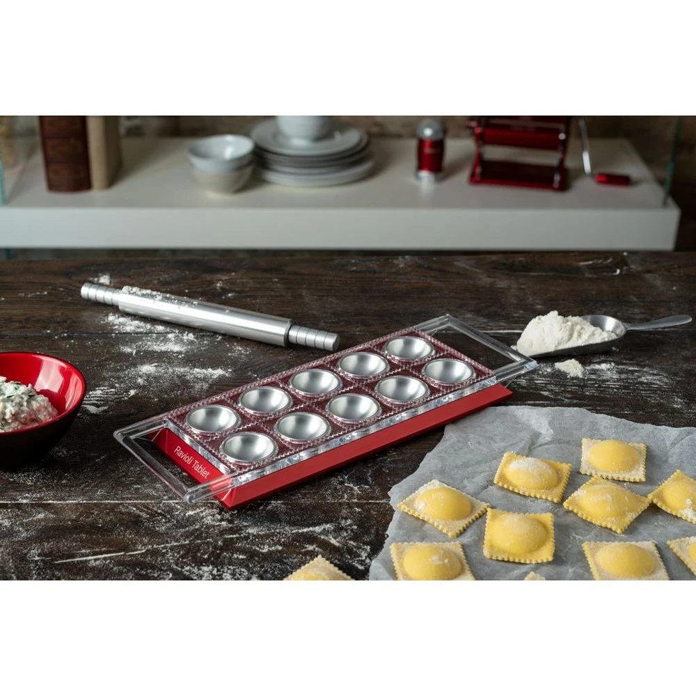 Marcato Ravioli Tablet With Rolling Pin Red - Image 3