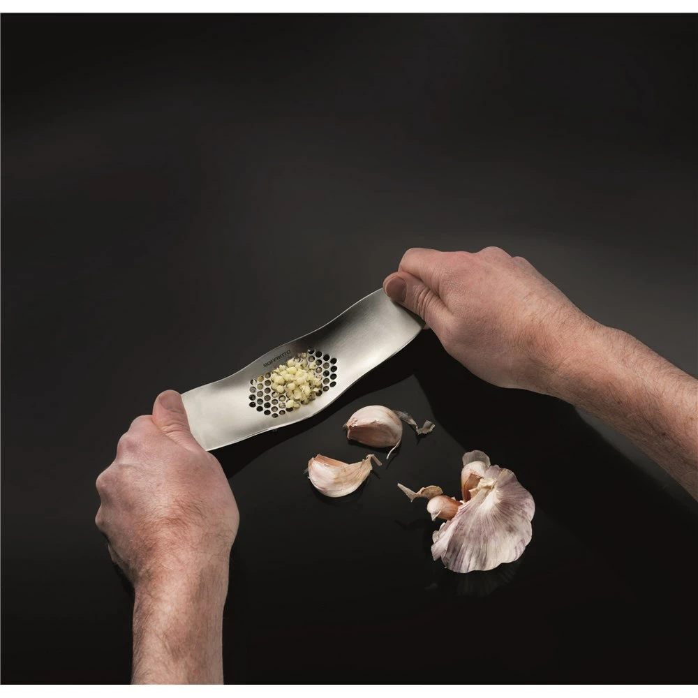 Soffritto A Series Rocking Garlic Crusher - Image 2