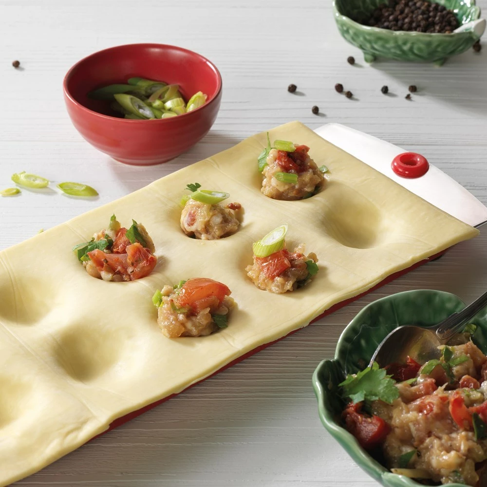 Soffritto Ravioli Tray And Rolling Pin Set - Image 3