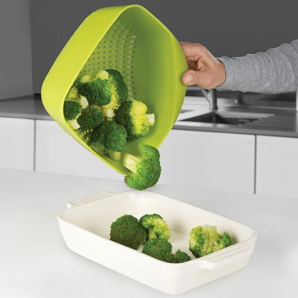 Joseph Joseph Square Colander With Handle Green - Image 3